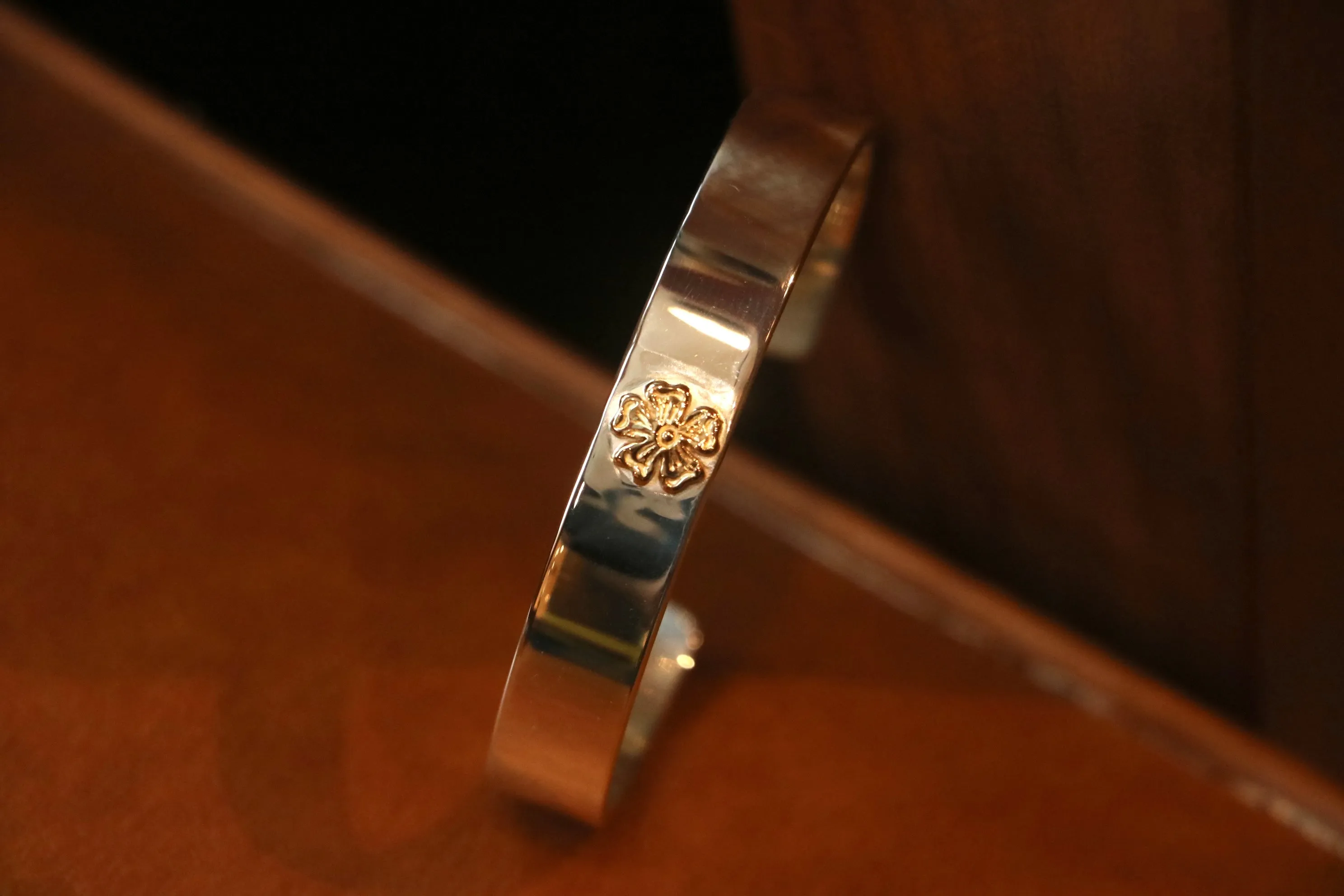 18K Gold Hana Flat Bangle