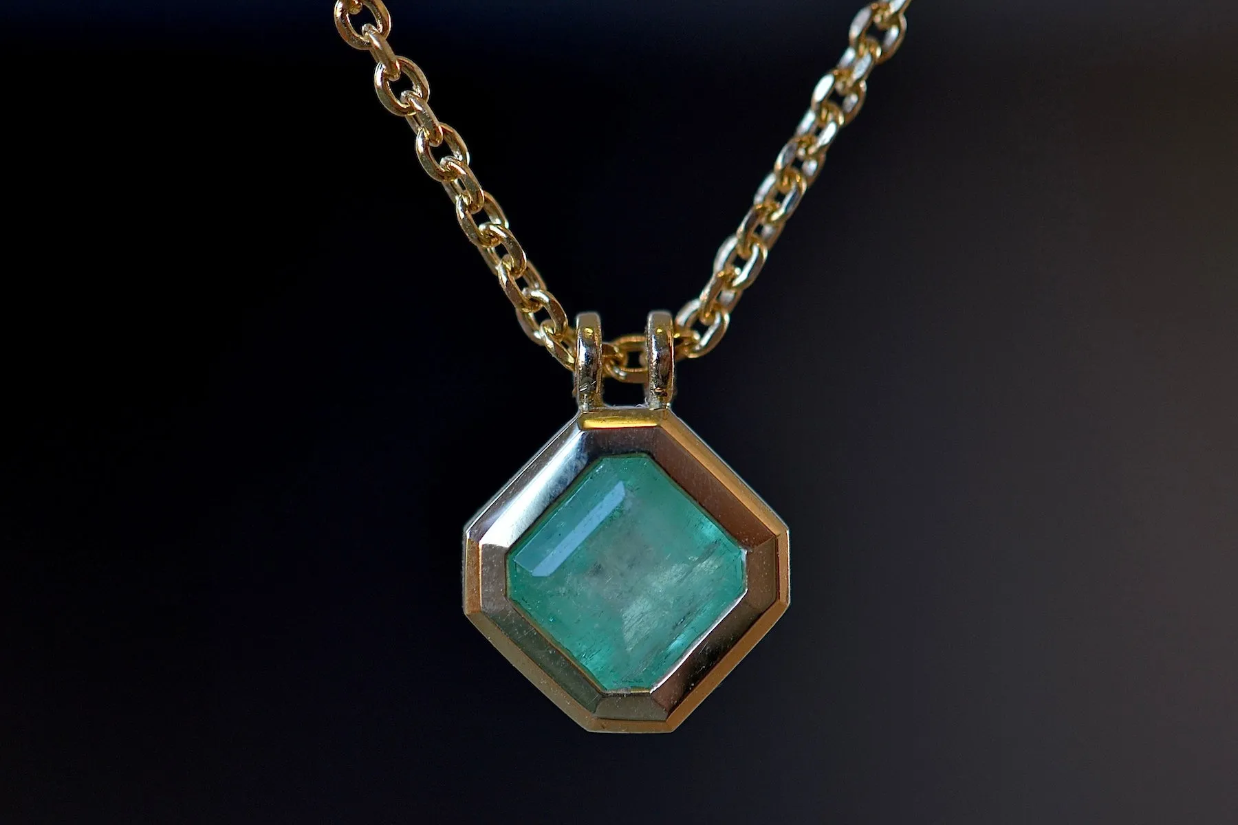 Duo Bale Offset Emerald Necklace