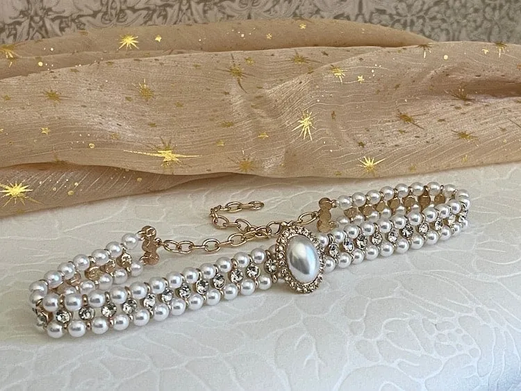 Historically Inspired Pearl Beaded Choker Necklace with Glass Crystal Accents in White & Gold