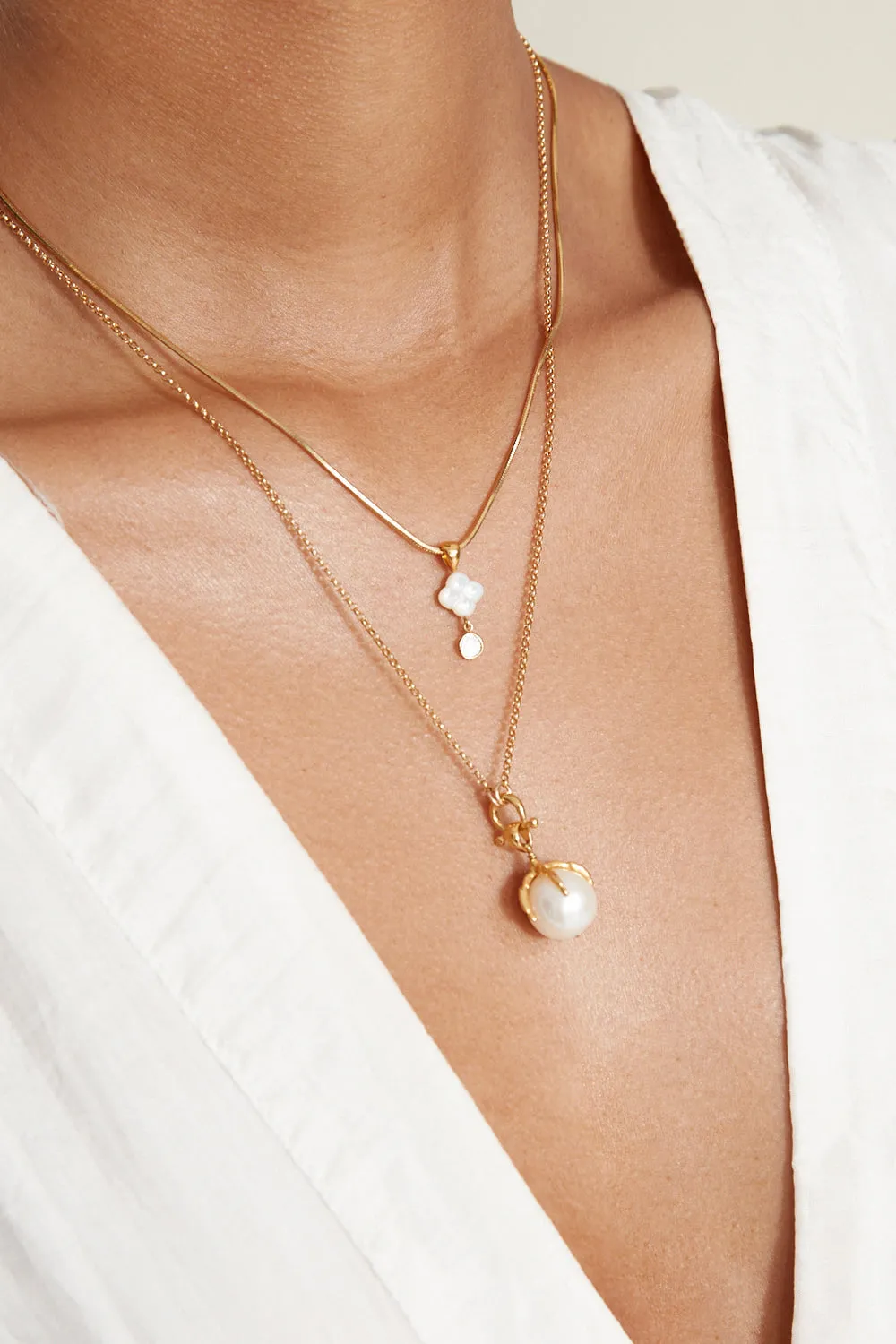 Lark Pendant Necklace White Pearl