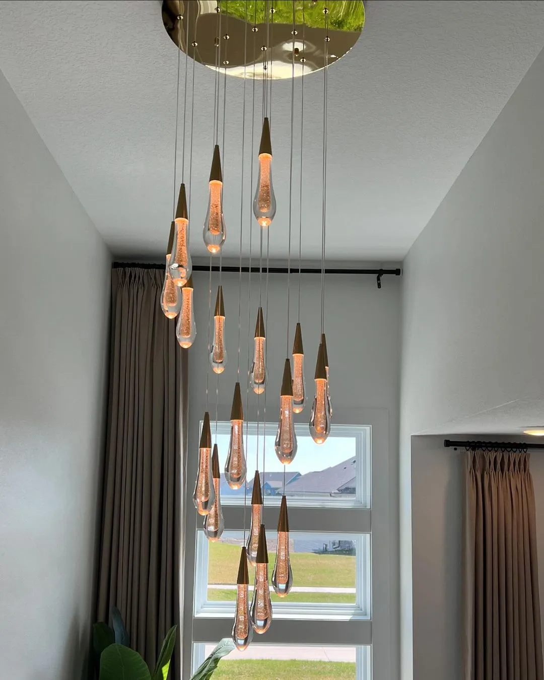 Modern Cascade Raindrop Round Spiral Crystal Chandelier for Staircase/Foyer