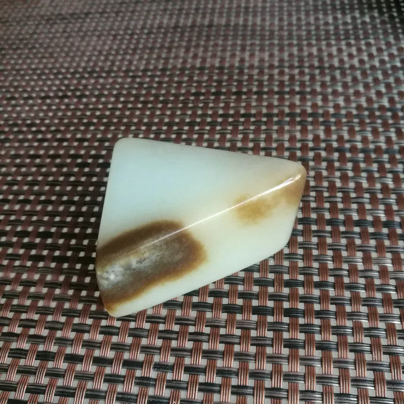 Natural Hetian Jade Rough Nephrite Raw (105g, 5.5X4.5X2.5cm)