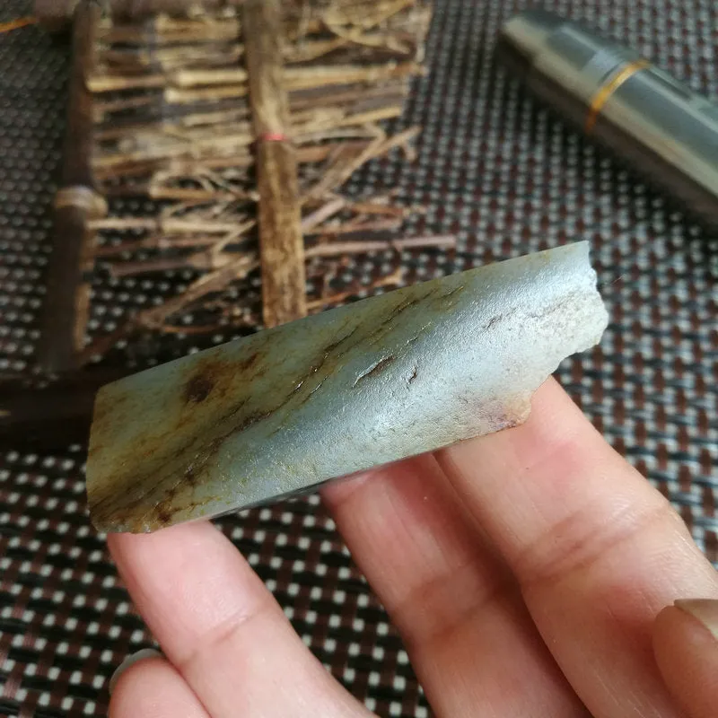 Natural Hetian Jade Rough Nephrite Raw (50g, 5X1.8X5cm)