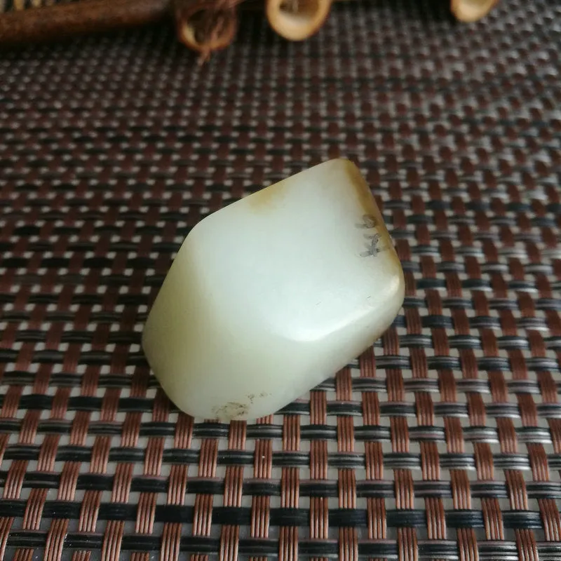 Natural Hetian Jade Rough Nephrite Raw (53g, 3.7X2.7X2.4cm)