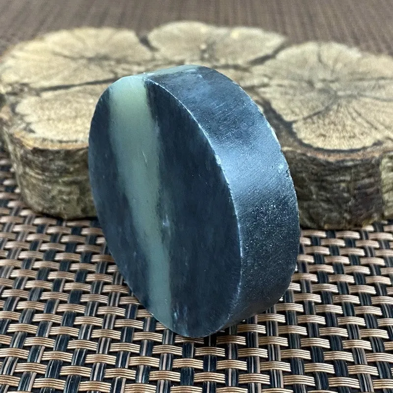 Natural Hetian Jade Rough Nephrite Raw (94g,5.3X1.4cm)