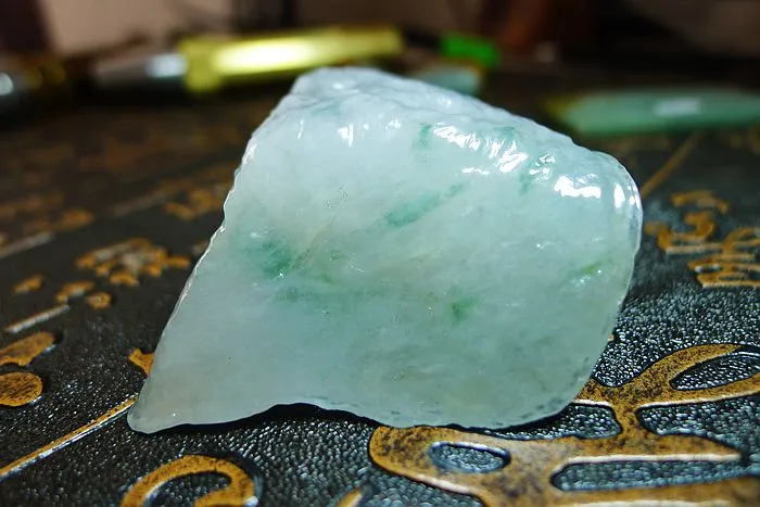 Natural Jade Rough Jadeite Raw (155g,8X4.5X2.7cm)