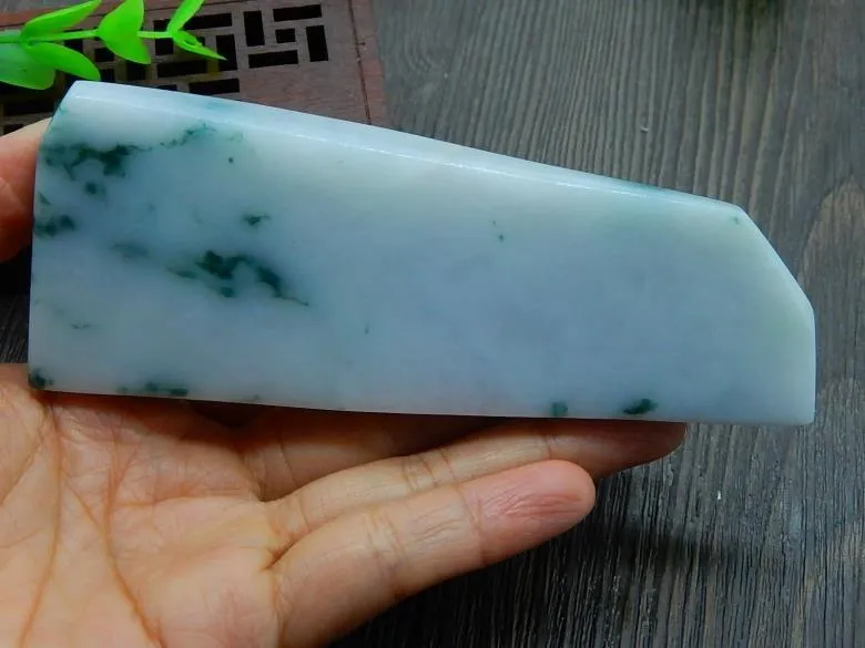 Natural Jade Rough Jadeite Raw (231g, 121X47X16mm)