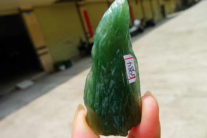 Natural Jade Rough Jadeite Raw (25g,6X2.6X1.3cm)