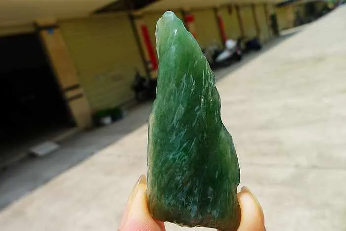 Natural Jade Rough Jadeite Raw (25g,6X2.6X1.3cm)