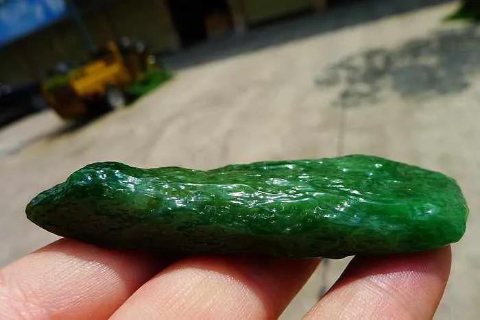 Natural Jade Rough Jadeite Raw (61g,8.2X3.4X1.1cm)