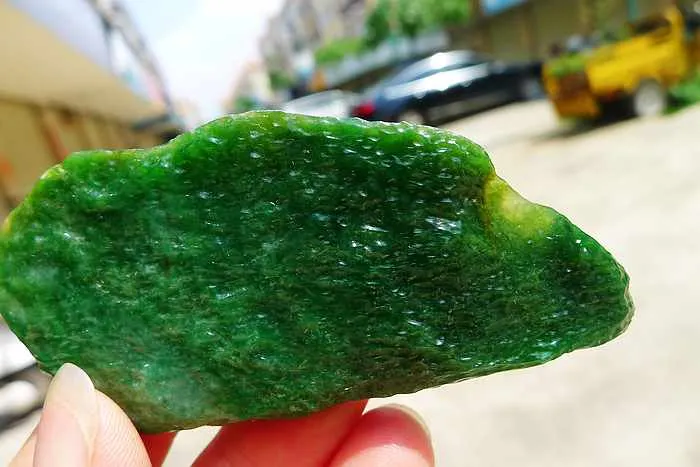 Natural Jade Rough Jadeite Raw (61g,8.2X3.4X1.1cm)