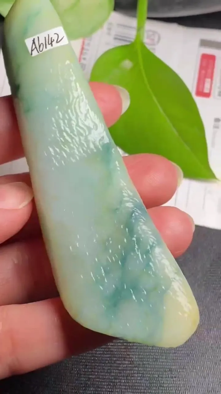 Natural Jade Rough Jadeite Raw (82g,98X25X13mm)-A6142