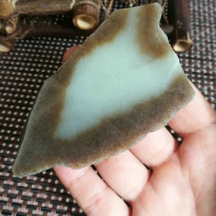 Natural Kunlun Jade Rough Nephrite Raw (105g, 8X4X1.5cm)