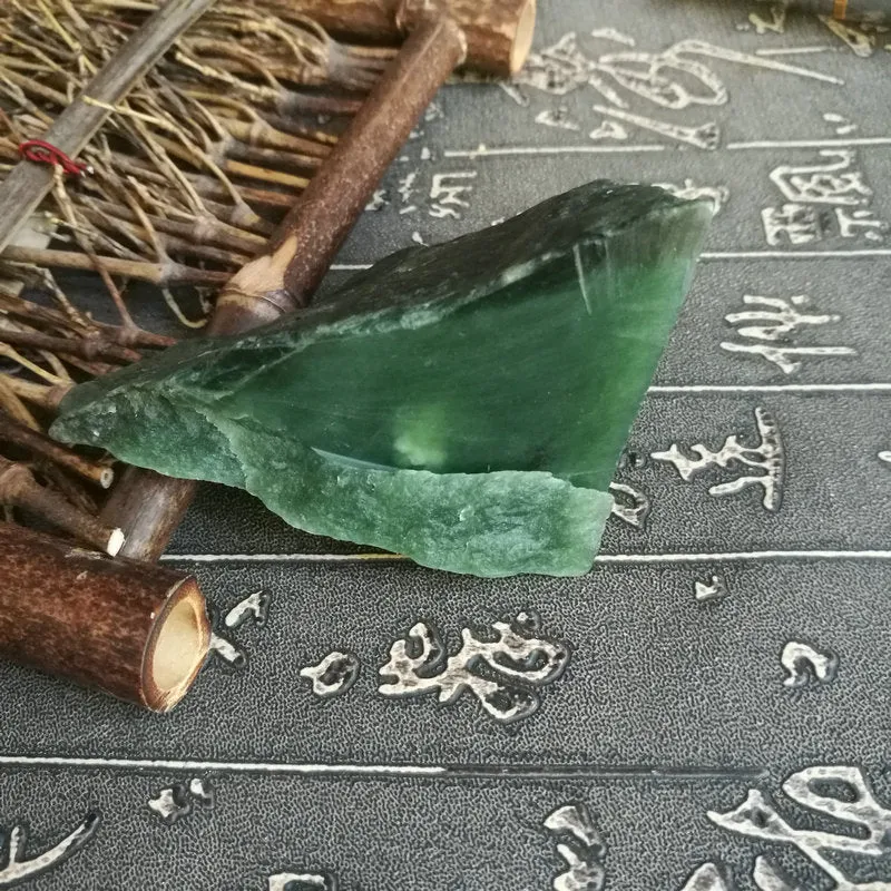 Natural Kunlun Jade Rough Nephrite Raw (116g, 6.5X5.5X4.5cm)