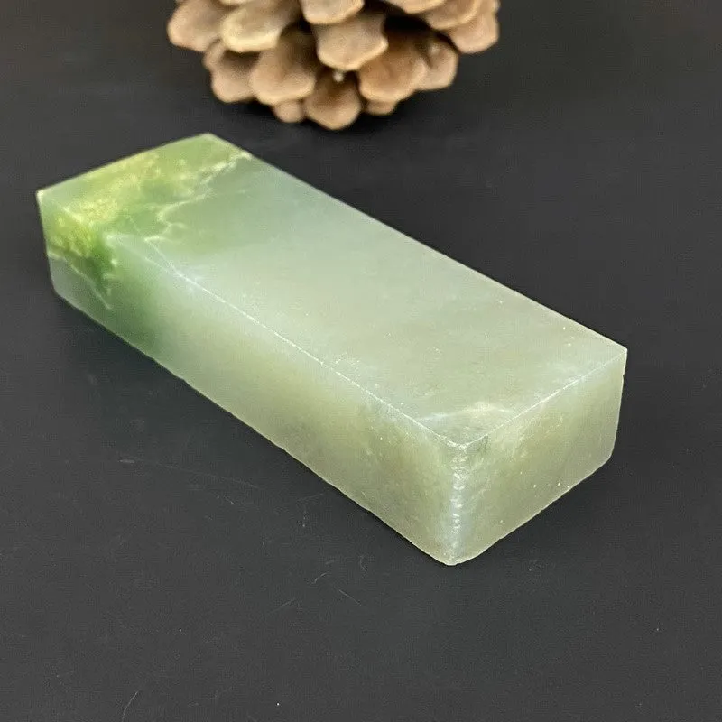 Natural Kunlun Jade Rough Nephrite Raw (133g,8.2X3.0X1.8cm)