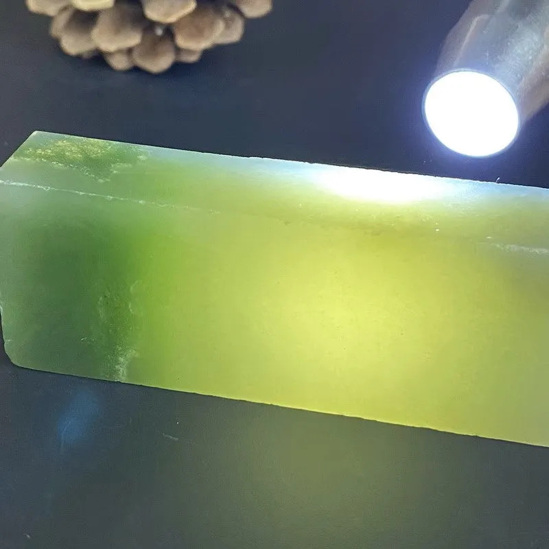 Natural Kunlun Jade Rough Nephrite Raw (133g,8.2X3.0X1.8cm)