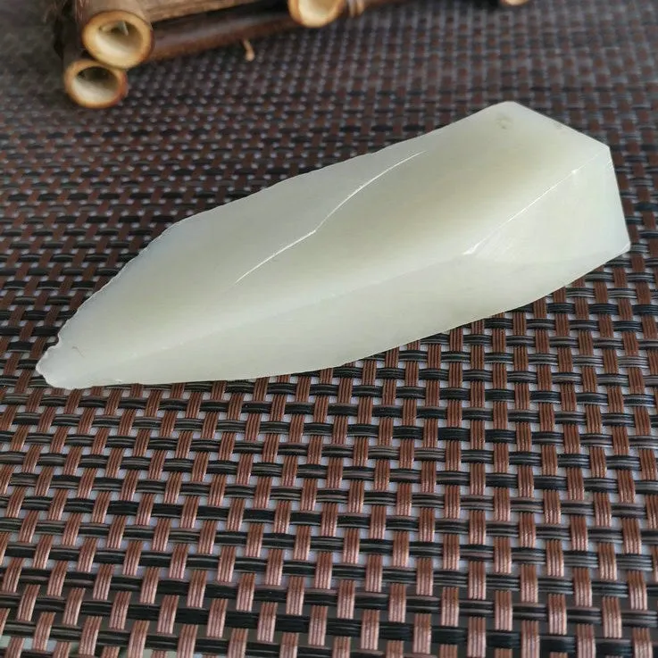 Natural Kunlun Jade Rough Nephrite Raw (154g,11X3.7X2.2cm)