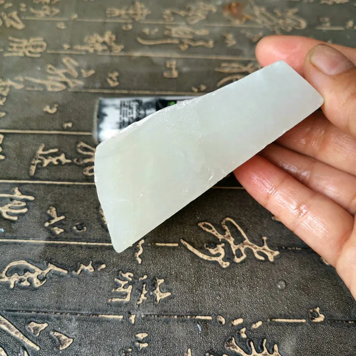 Natural Kunlun Jade Rough Nephrite Raw (164g, 8X4X3cm)