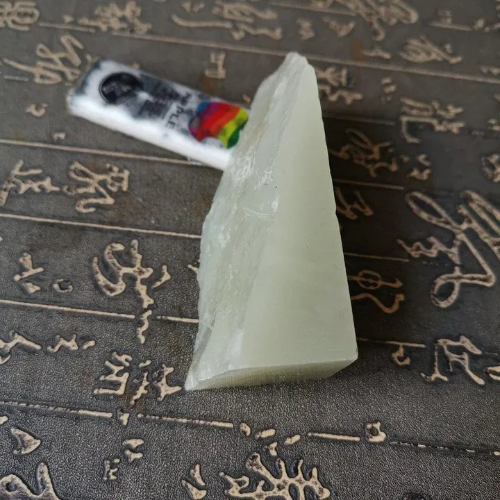 Natural Kunlun Jade Rough Nephrite Raw (167g, 9X3.3X2.5cm)