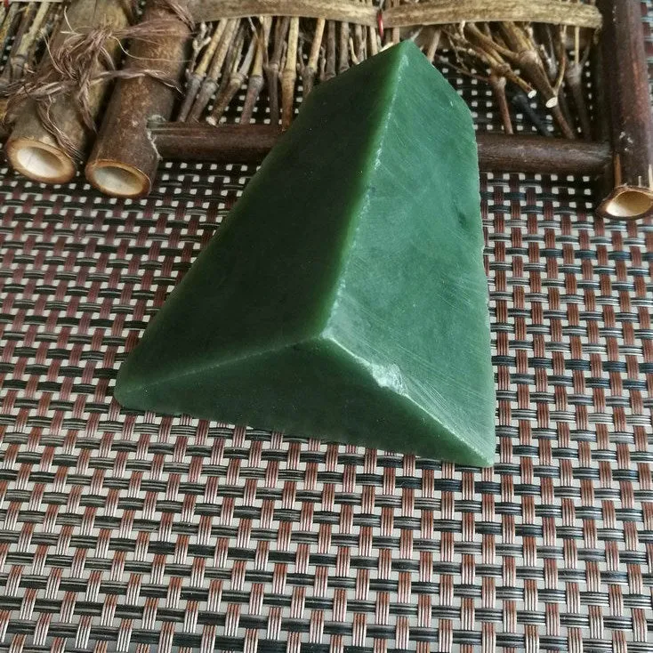 Natural Kunlun Jade Rough Nephrite Raw (262g,8X5X2.5cm)