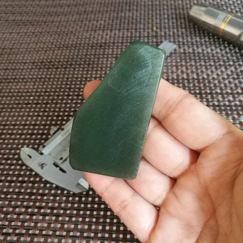 Natural Kunlun Jade Rough Nephrite Raw (71g, 6.3X3.3X1.6cm)