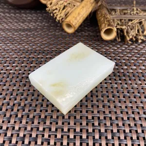 Natural Kunlun Jade Rough Nephrite Raw (81g,5.7X3.9X1.2cm)