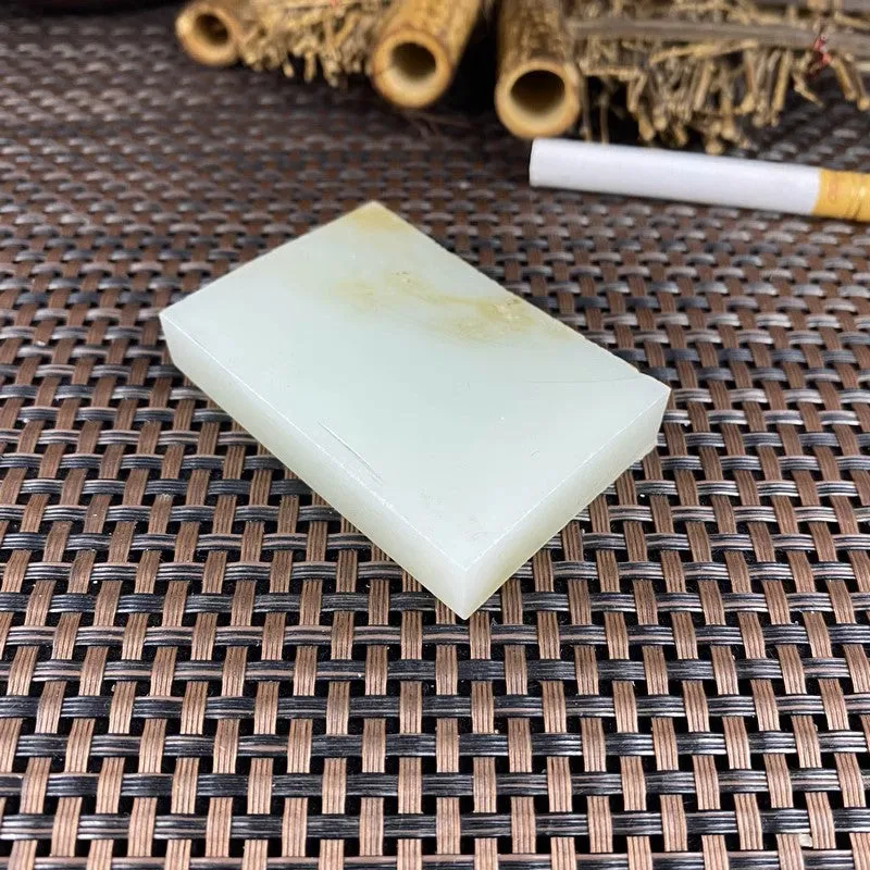 Natural Kunlun Jade Rough Nephrite Raw (81g,5.7X3.9X1.2cm)