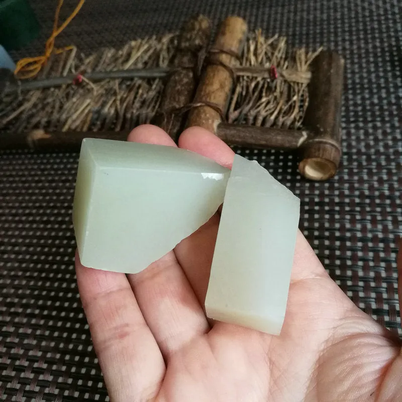 Natural Kunlun Jade Rough Nephrite Raw 99g