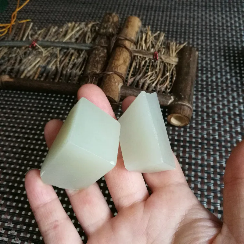 Natural Kunlun Jade Rough Nephrite Raw 99g