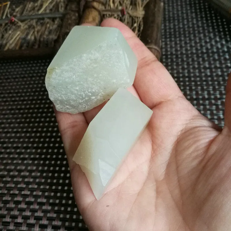 Natural Kunlun Jade Rough Nephrite Raw 99g