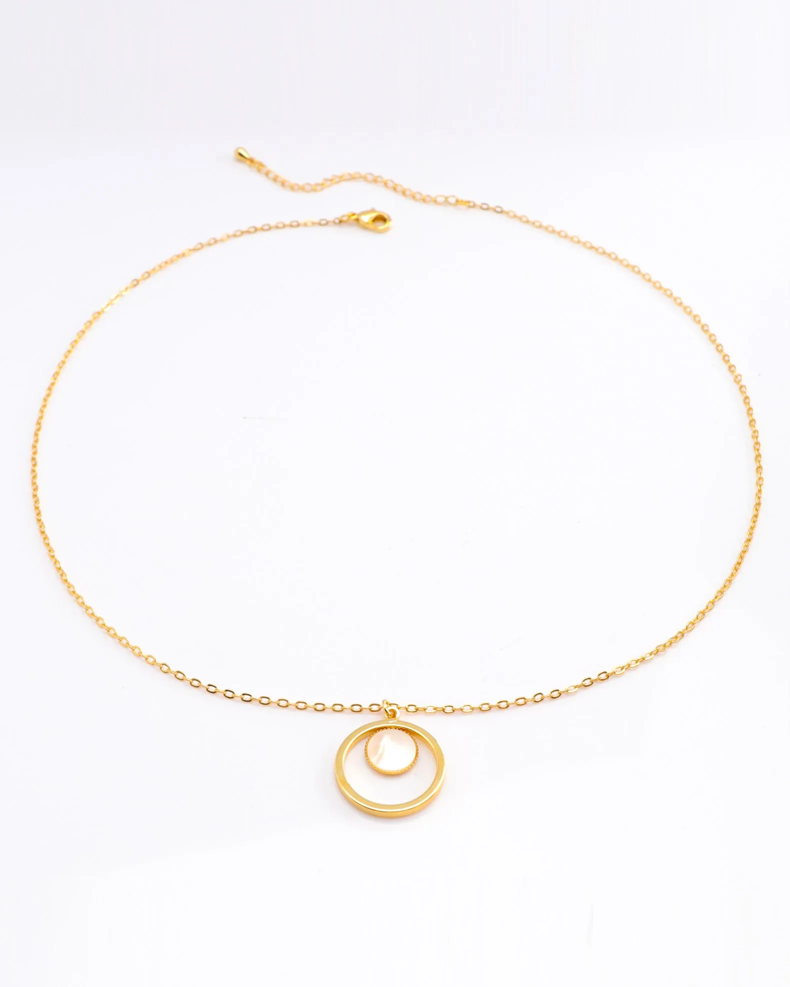 Perla Gold Circle Shell Pendant Necklace