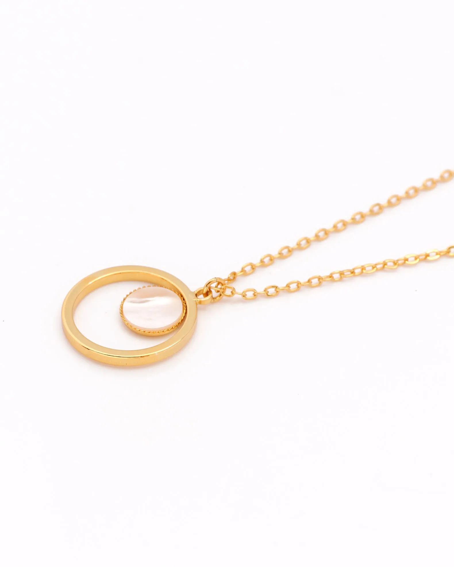 Perla Gold Circle Shell Pendant Necklace