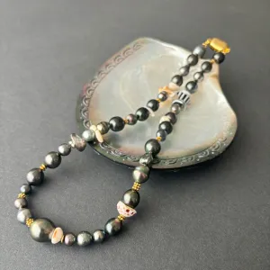 waves on waves on waves Tahitian pearl necklace